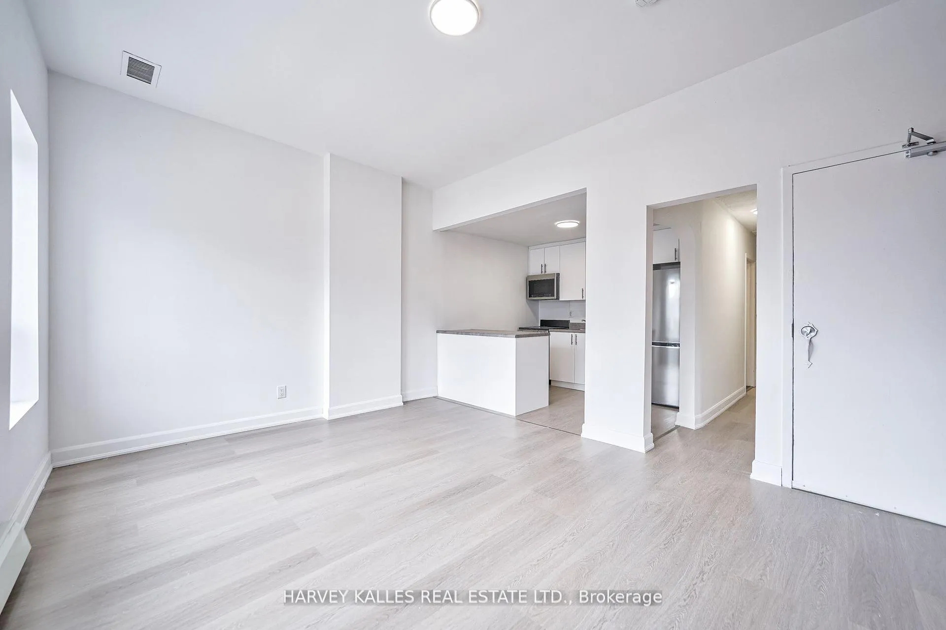 Photo 8 of Unit Unit 4, 1046 Bathurst Street, Toronto, The Annex — HOMEH