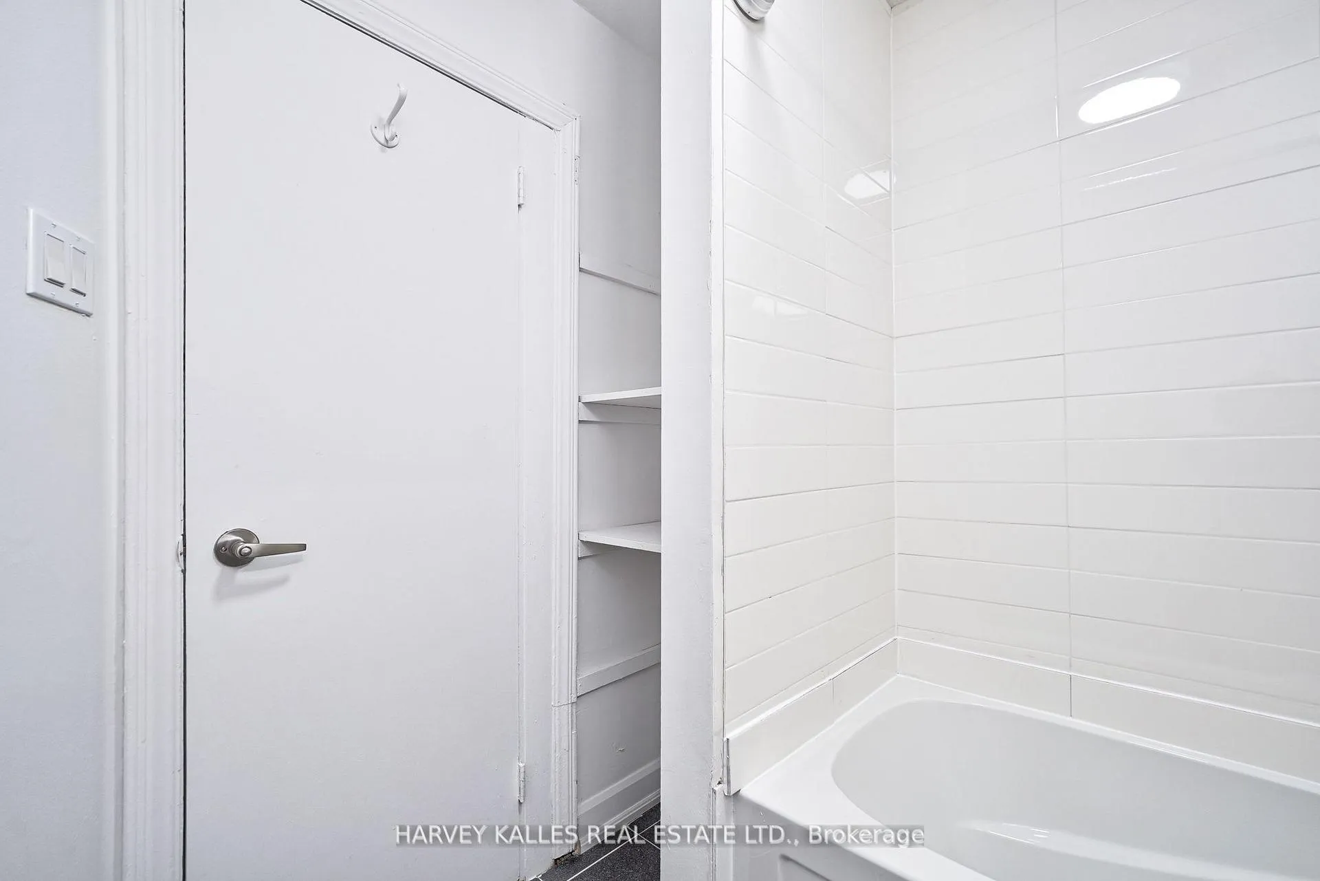 Photo 15 of Unit Unit 4, 1046 Bathurst Street, Toronto, The Annex — HOMEH