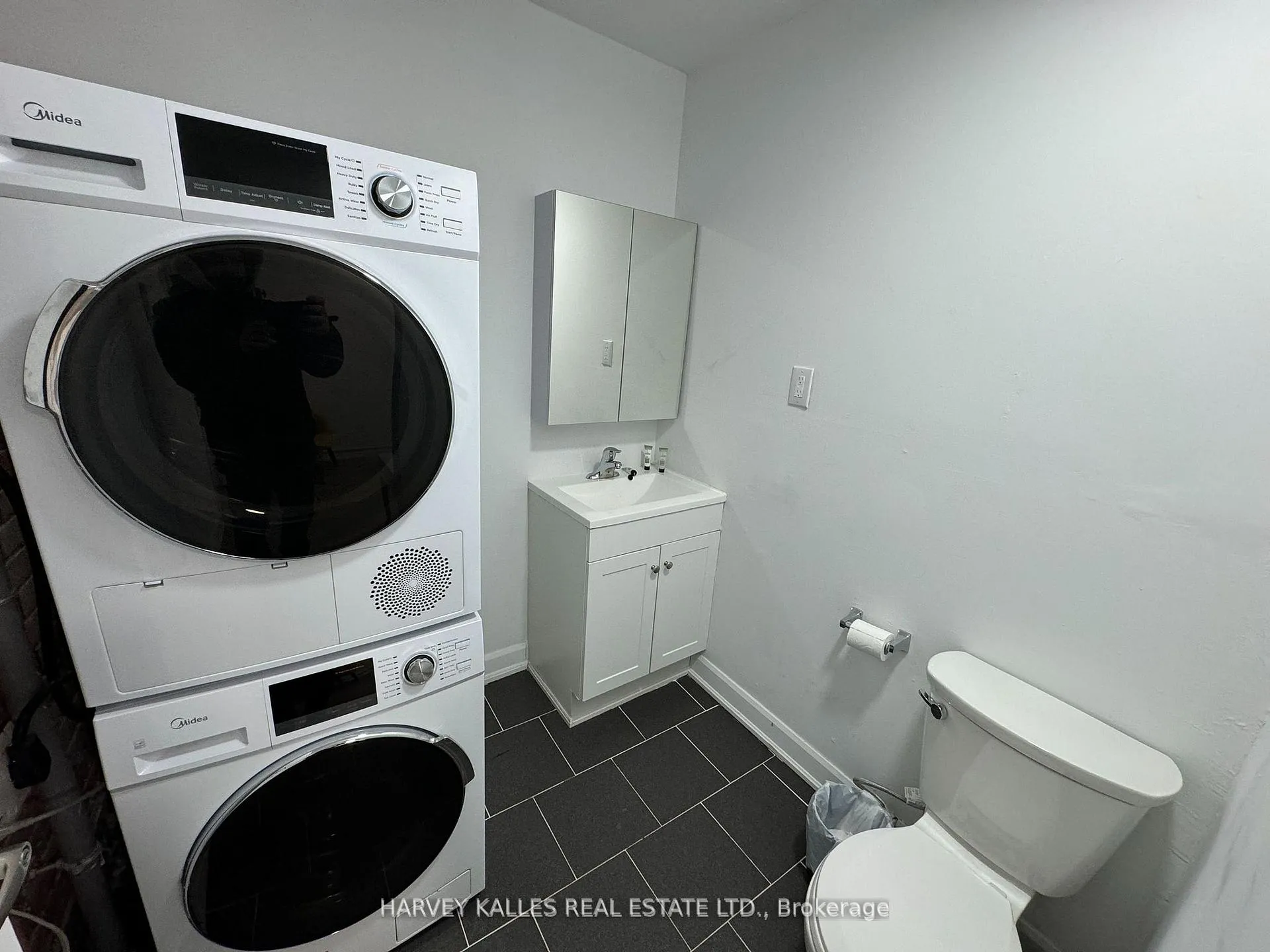 Photo 37 of Unit Unit 4, 1046 Bathurst Street, Toronto, The Annex — HOMEH