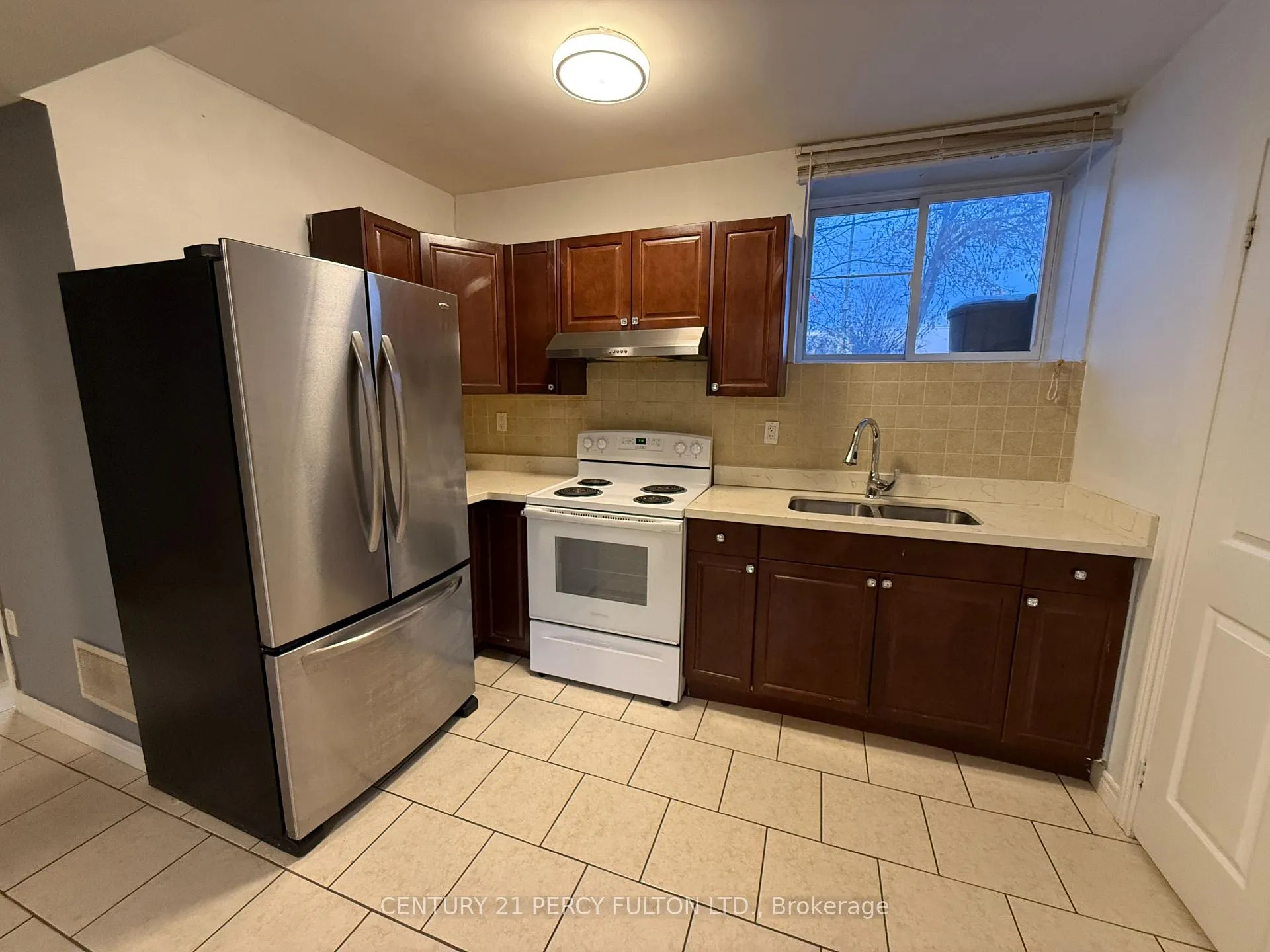 Photo 5 of 134 Thickson Road N, Whitby, Blue Grass Meadows — HOMEH
