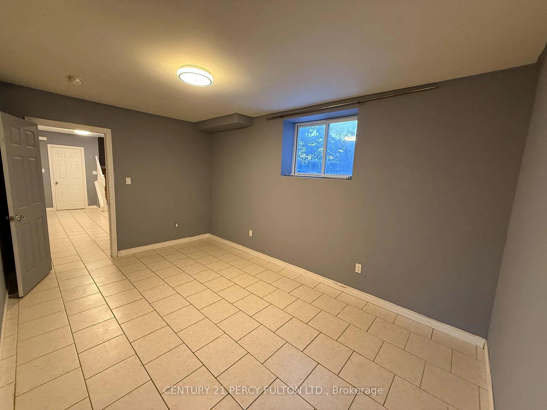 Photo 9 of 134 Thickson Road N, Whitby, Blue Grass Meadows — HOMEH
