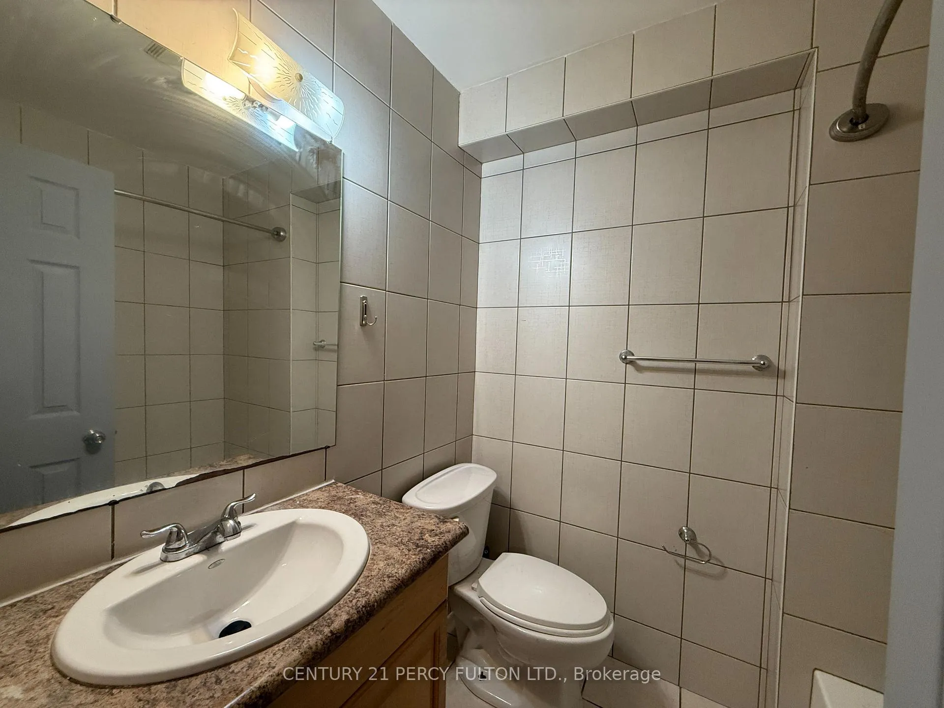 Photo 10 of 134 Thickson Road N, Whitby, Blue Grass Meadows — HOMEH