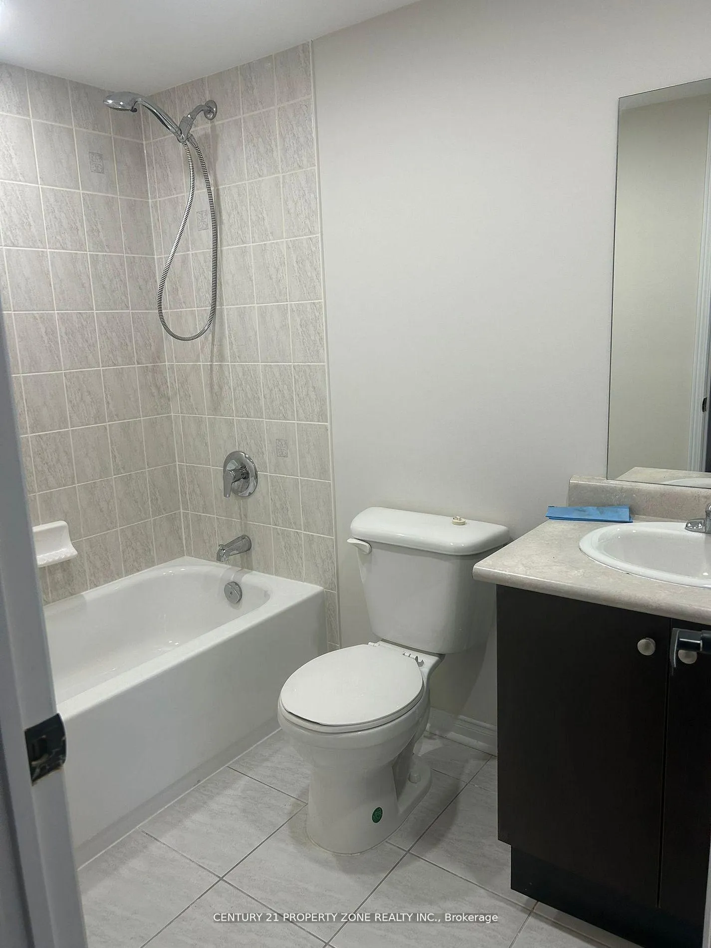 Photo 9 of Unit Bsmt, 25 Abbotsbury Drive, Brampton, Credit Valley — HOMEH