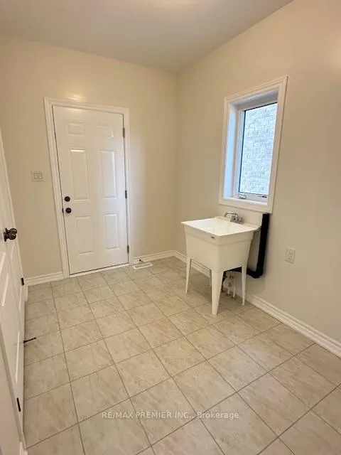 Photo 10 of 1 Lawrence D. Pridham Avenue, New Tecumseth, Alliston — HOMEH
