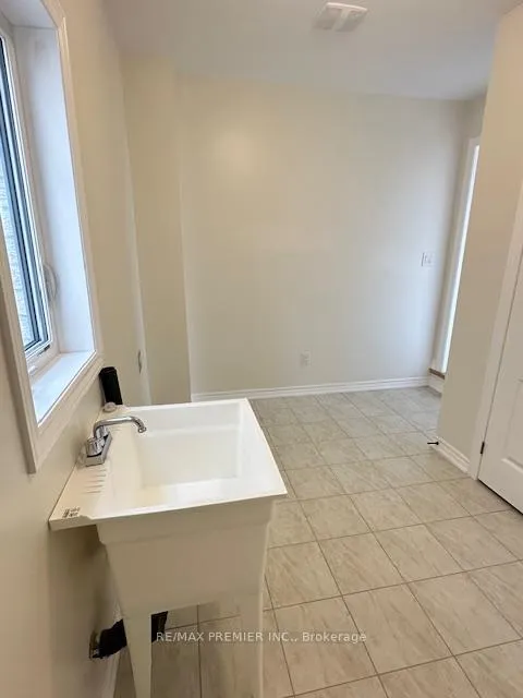 Photo 11 of 1 Lawrence D. Pridham Avenue, New Tecumseth, Alliston — HOMEH