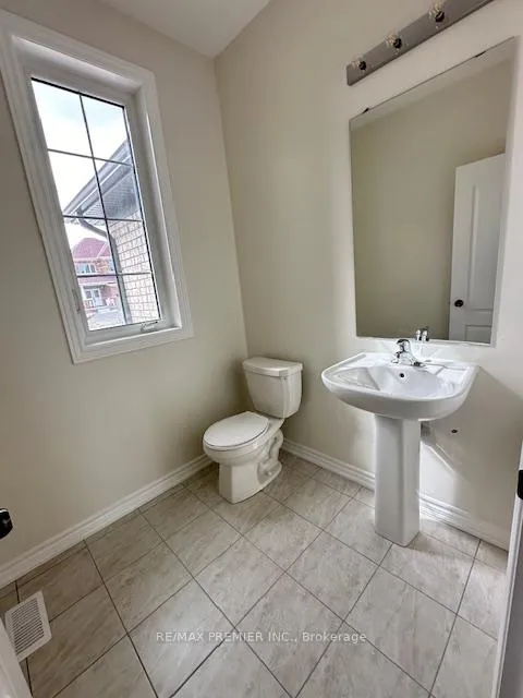 Photo 12 of 1 Lawrence D. Pridham Avenue, New Tecumseth, Alliston — HOMEH