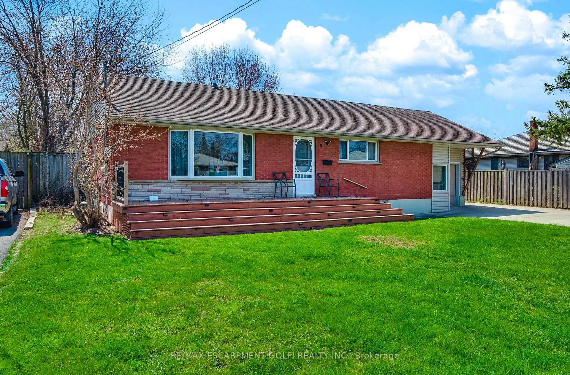 Photo 2 of 5 Cherry Avenue, Grimsby, Grimsby Beach — HOMEH