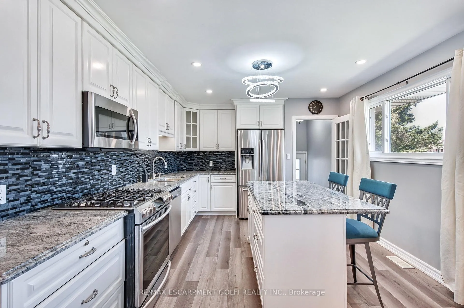 Photo 4 of 5 Cherry Avenue, Grimsby, Grimsby Beach — HOMEH