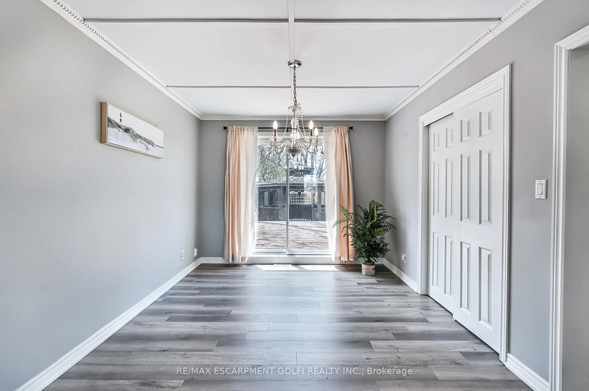 Photo 11 of 5 Cherry Avenue, Grimsby, Grimsby Beach — HOMEH