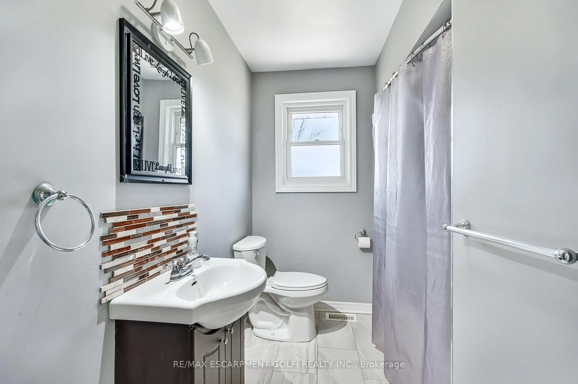 Photo 15 of 5 Cherry Avenue, Grimsby, Grimsby Beach — HOMEH
