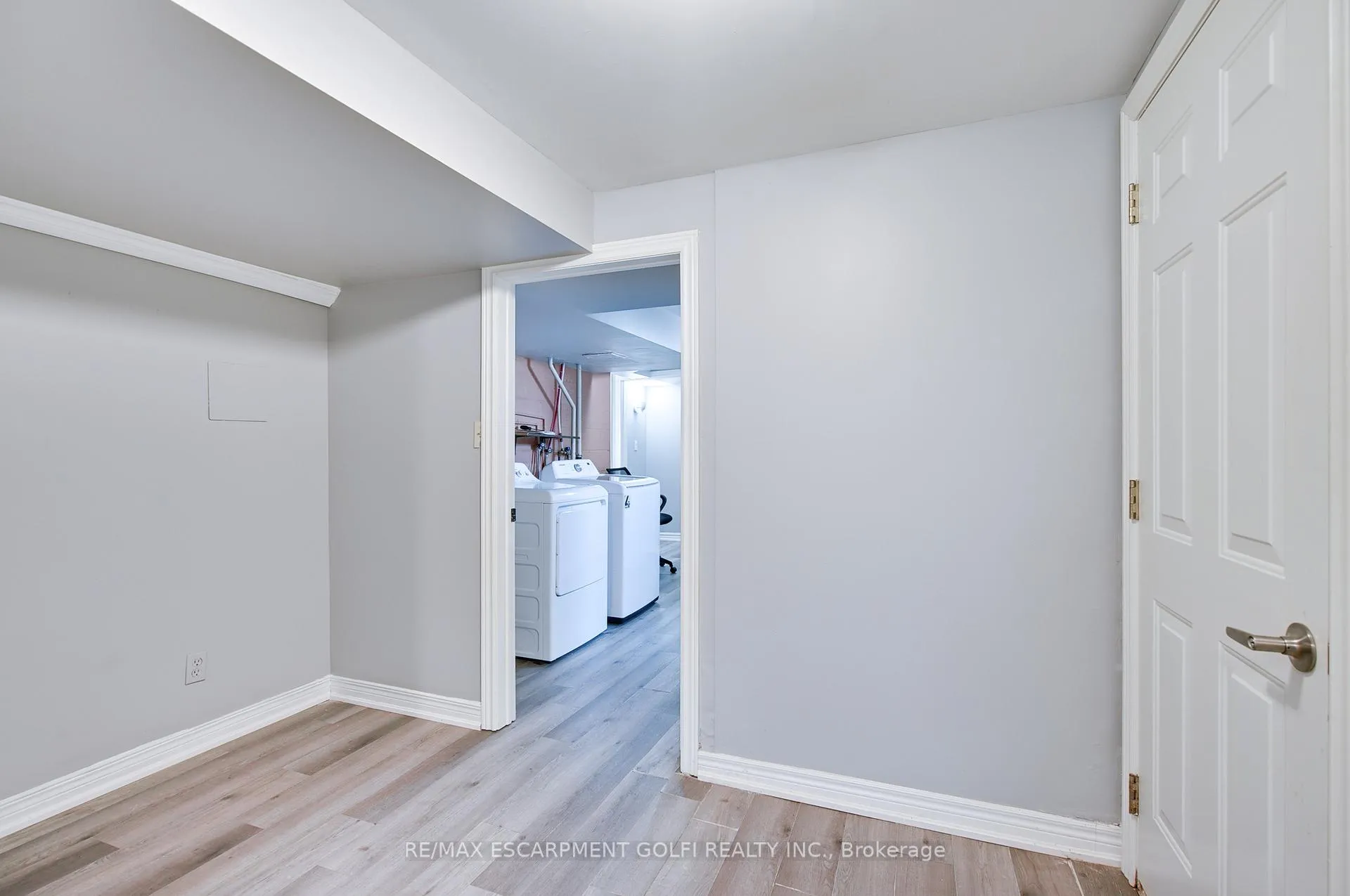 Photo 23 of 5 Cherry Avenue, Grimsby, Grimsby Beach — HOMEH