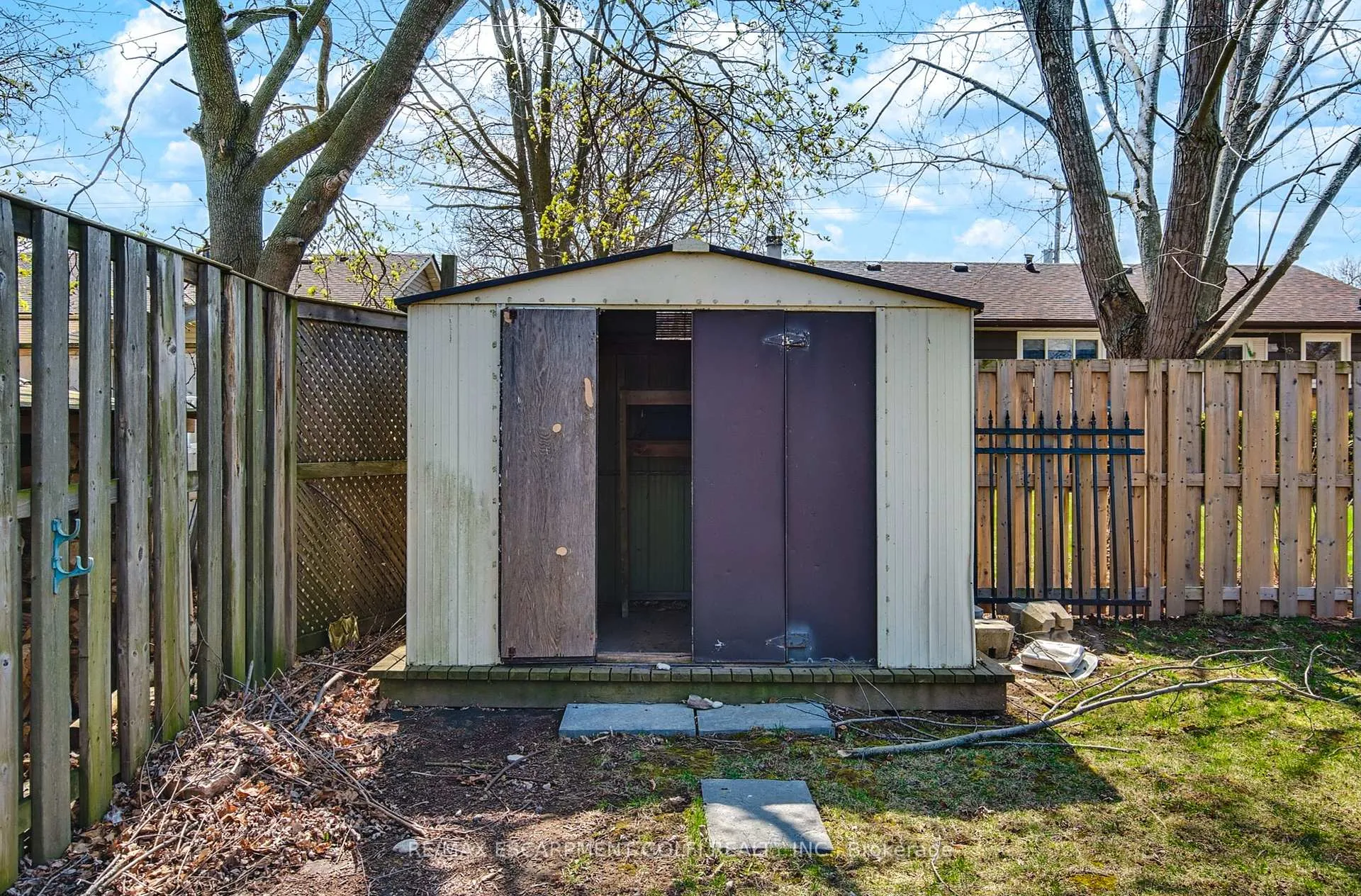 Photo 33 of 5 Cherry Avenue, Grimsby, Grimsby Beach — HOMEH