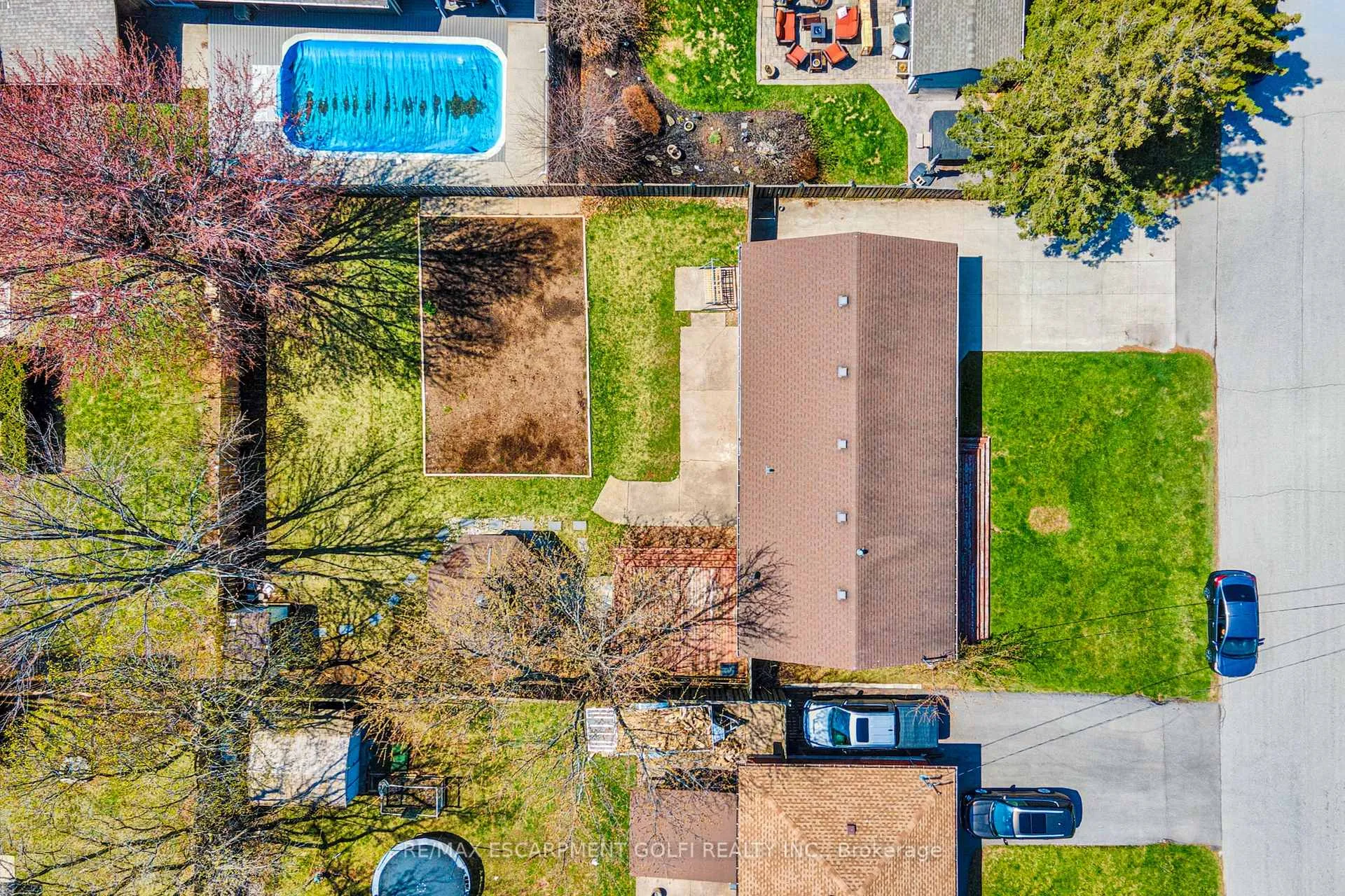 Photo 38 of 5 Cherry Avenue, Grimsby, Grimsby Beach — HOMEH