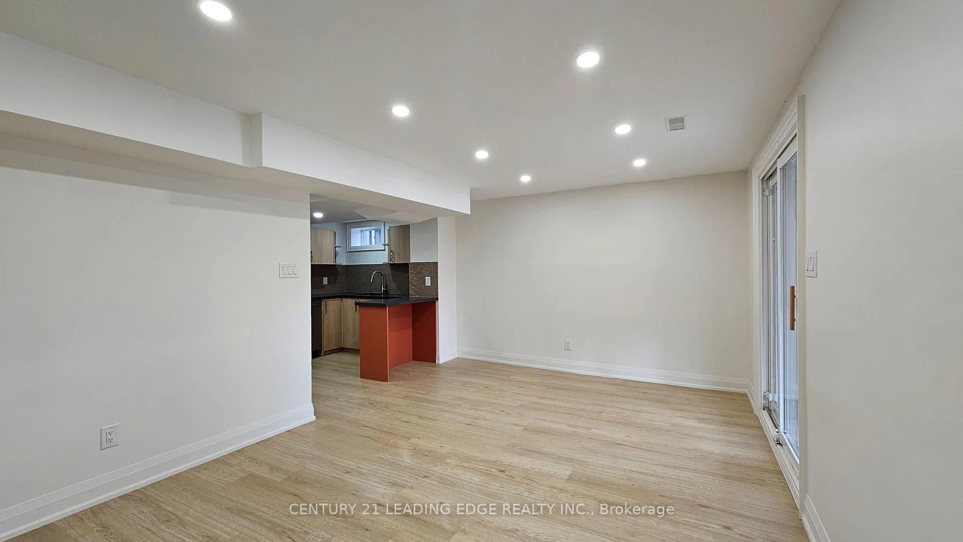 Photo 2 of 11 Fry Court, Markham, Markham Village — HOMEH