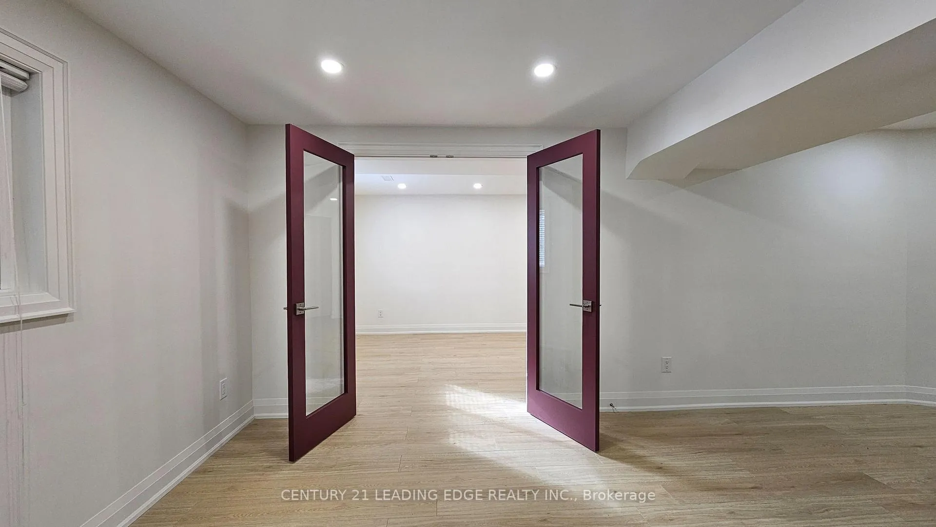 Photo 9 of 11 Fry Court, Markham, Markham Village — HOMEH