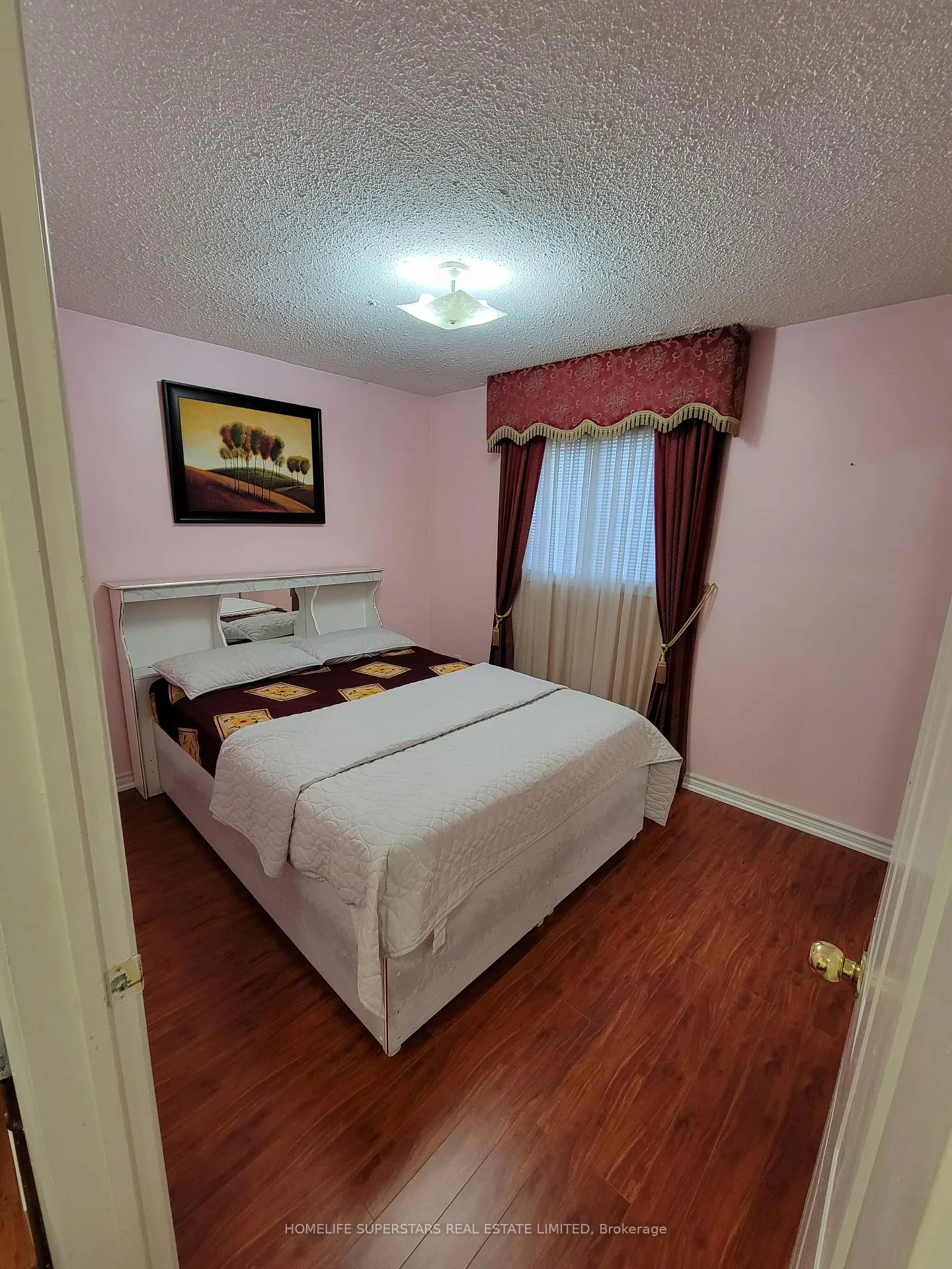 Photo 4 of 6 Elderwood Place, Brampton, Brampton North — HOMEH
