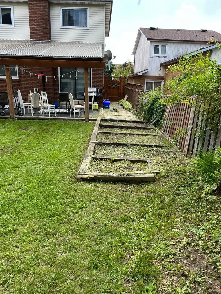 Photo 7 of 6 Elderwood Place, Brampton, Brampton North — HOMEH