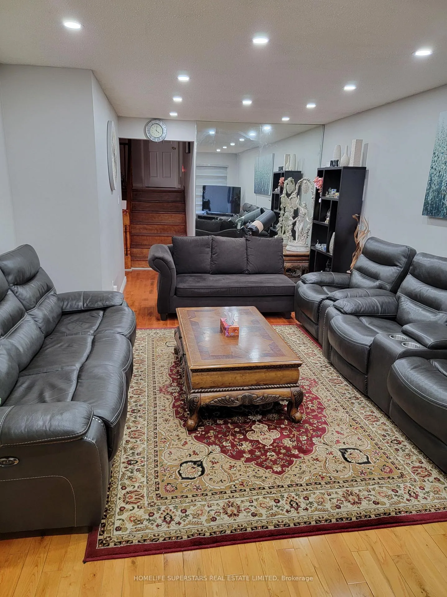 Photo 11 of 6 Elderwood Place, Brampton, Brampton North — HOMEH