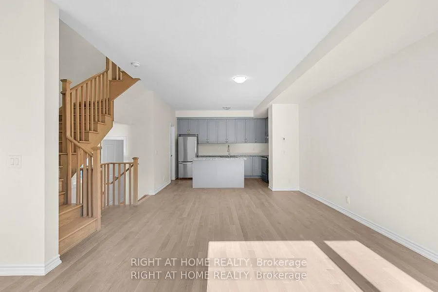 Photo 6 of 13 Gothenburg Lane, Markham, Angus Glen — HOMEH