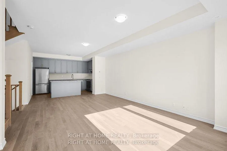 Photo 8 of 13 Gothenburg Lane, Markham, Angus Glen — HOMEH