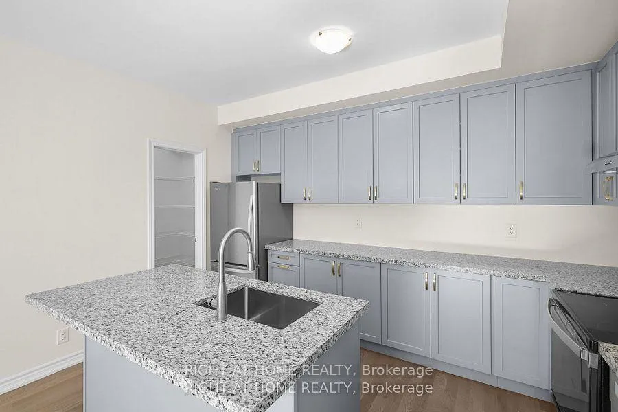 Photo 11 of 13 Gothenburg Lane, Markham, Angus Glen — HOMEH