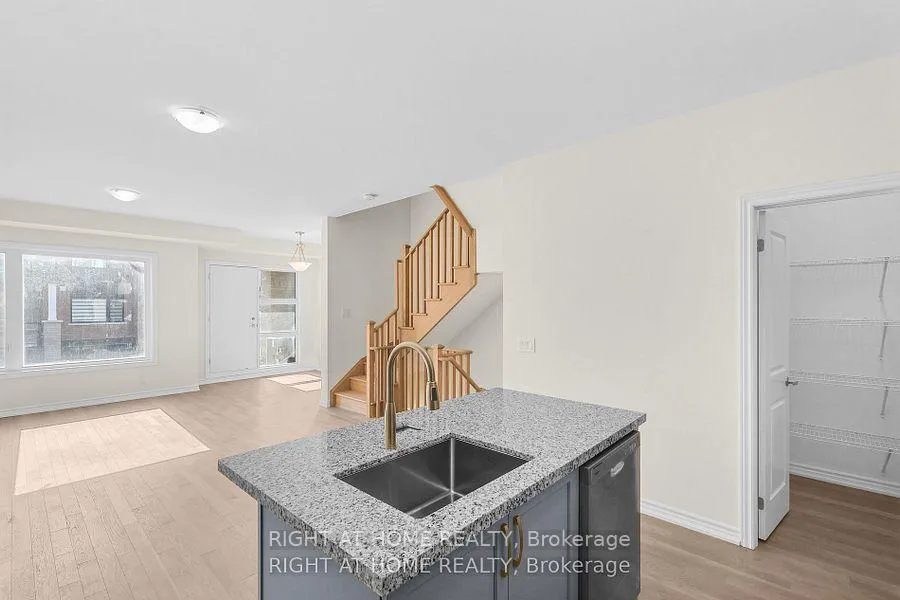 Photo 13 of 13 Gothenburg Lane, Markham, Angus Glen — HOMEH