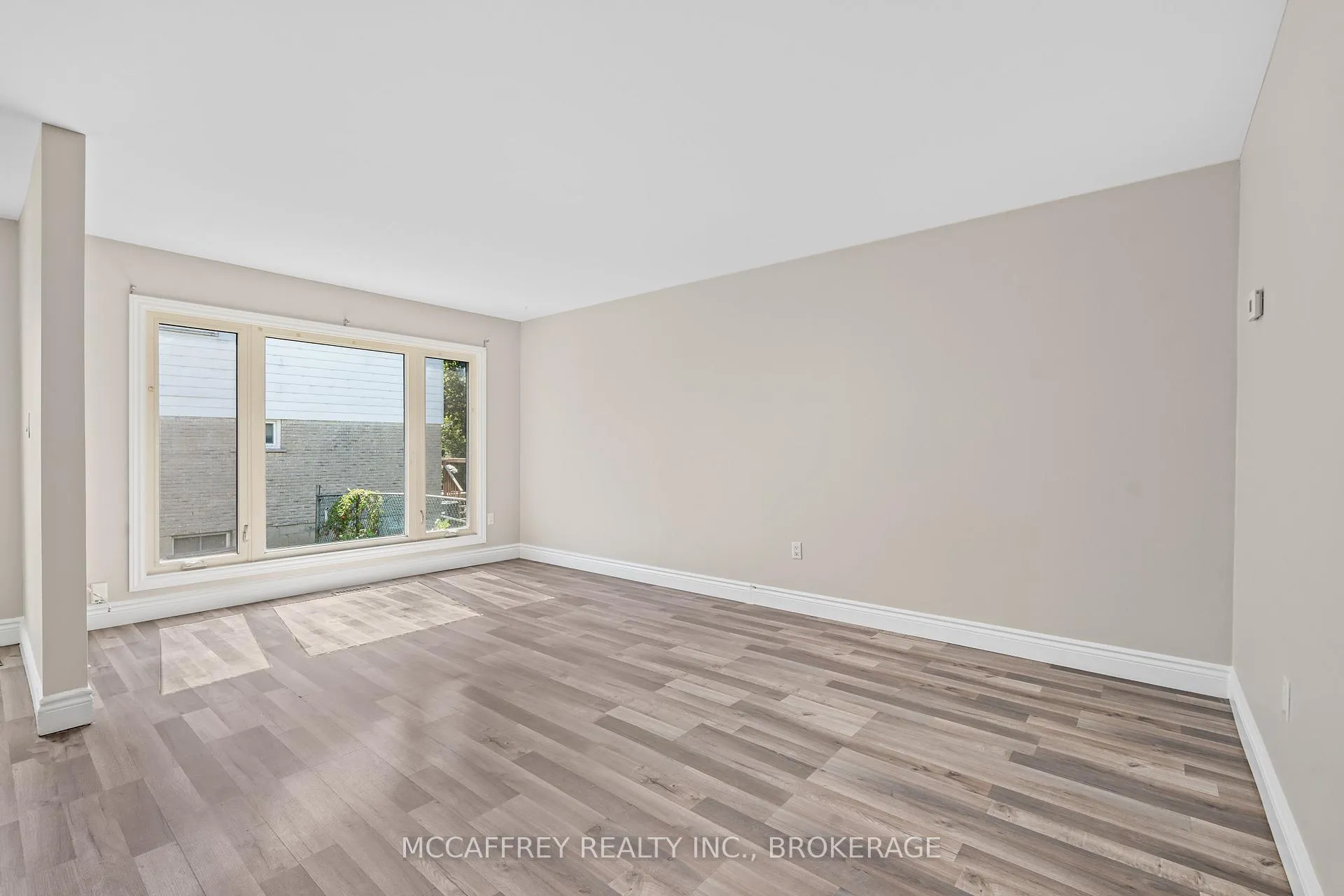 Photo 6 of Unit 9, 26 Addington Street, Loyalist, Amherstview — HOMEH