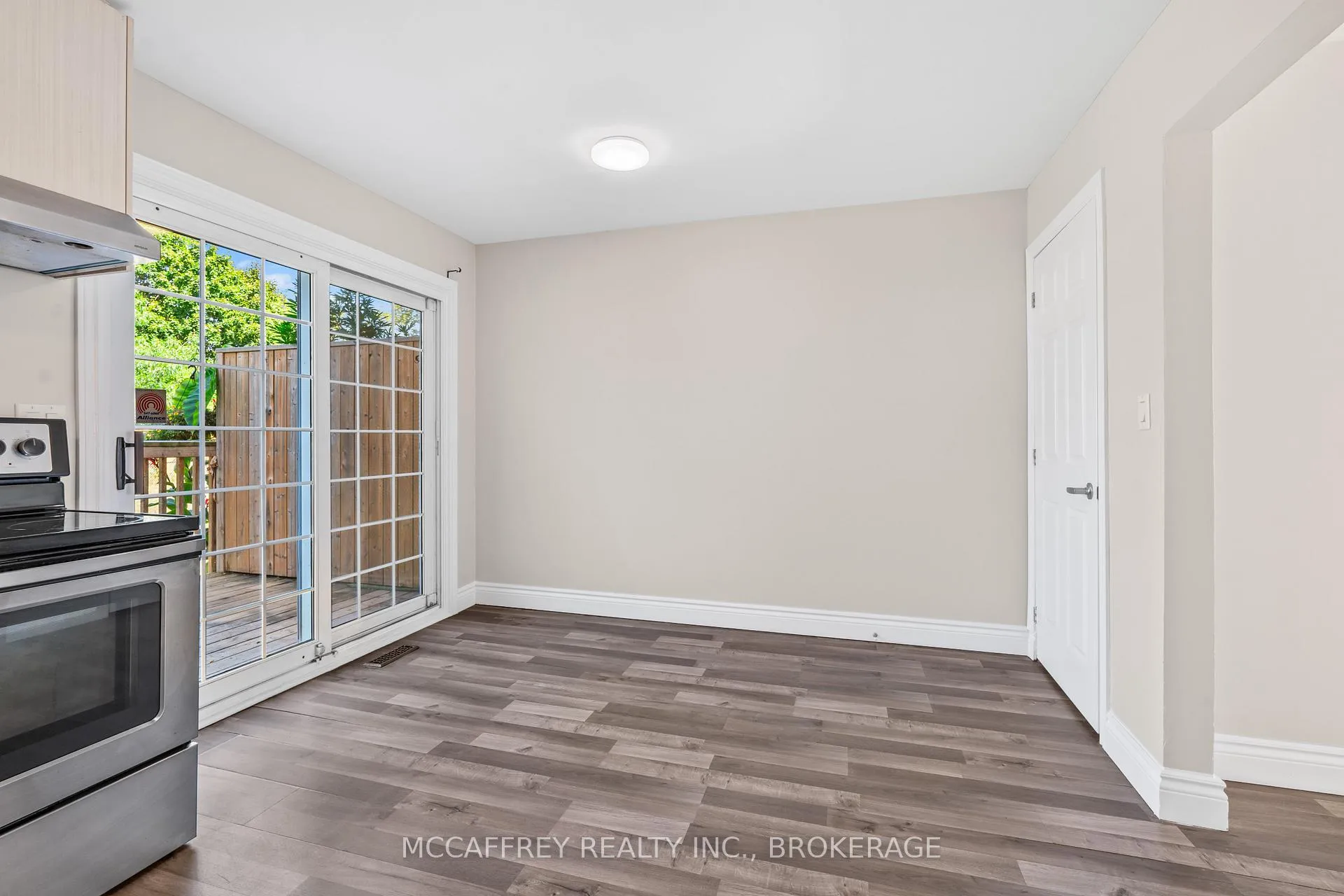 Photo 10 of Unit 9, 26 Addington Street, Loyalist, Amherstview — HOMEH