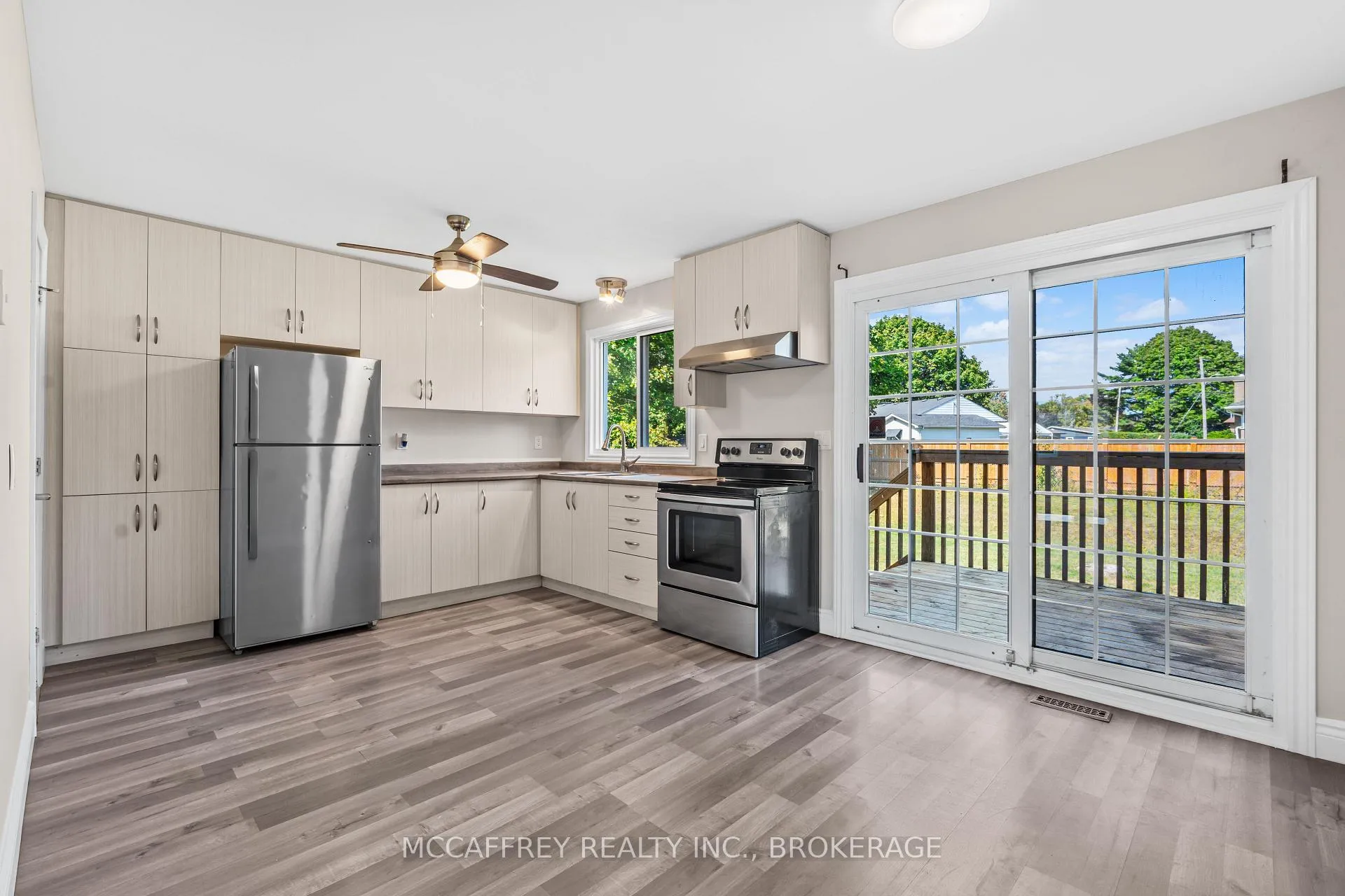 Photo 12 of Unit 9, 26 Addington Street, Loyalist, Amherstview — HOMEH