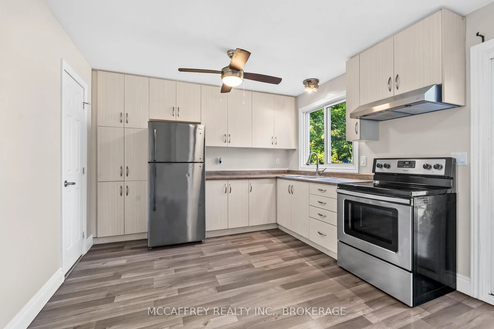 Photo 15 of Unit 9, 26 Addington Street, Loyalist, Amherstview — HOMEH