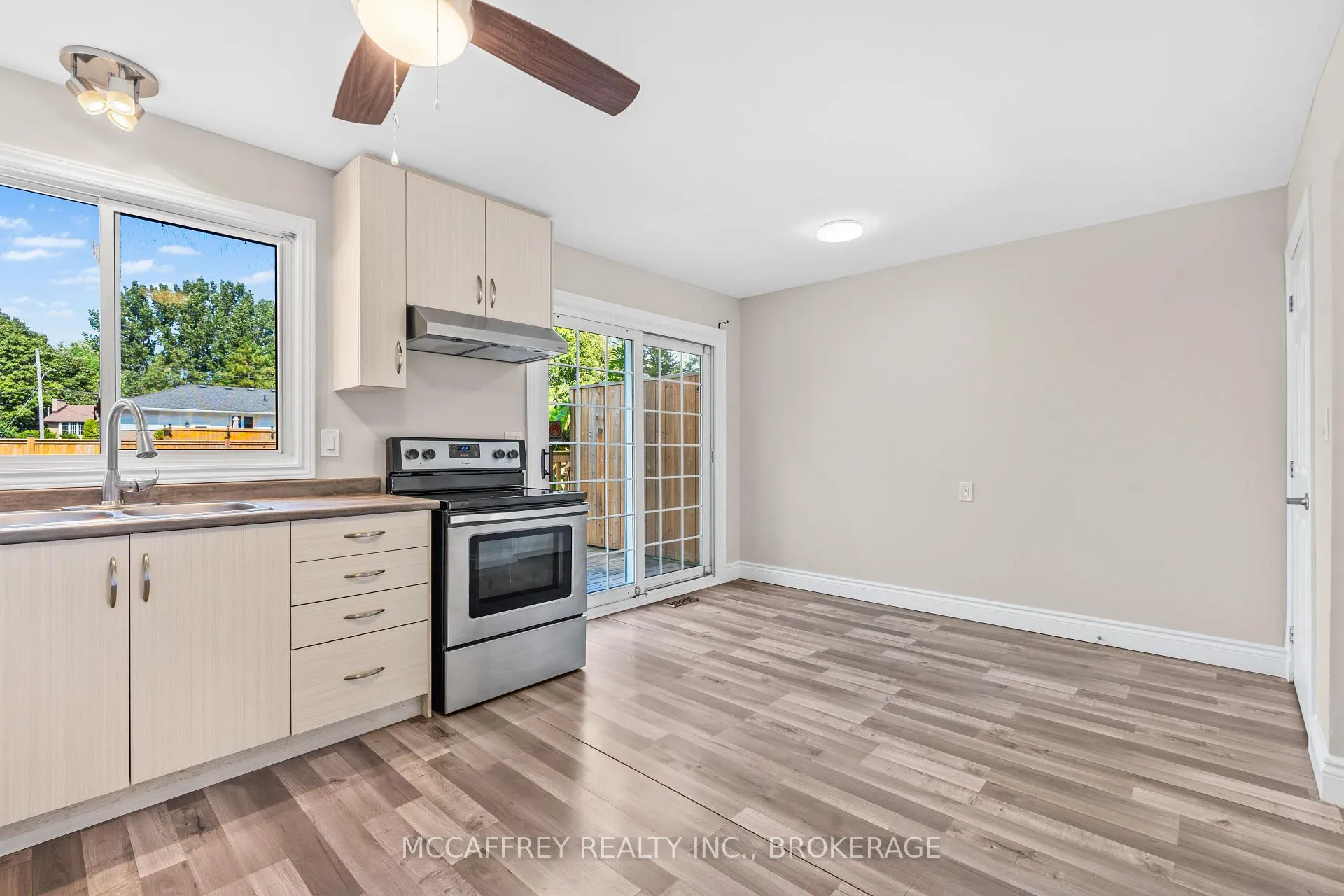 Photo 16 of Unit 9, 26 Addington Street, Loyalist, Amherstview — HOMEH