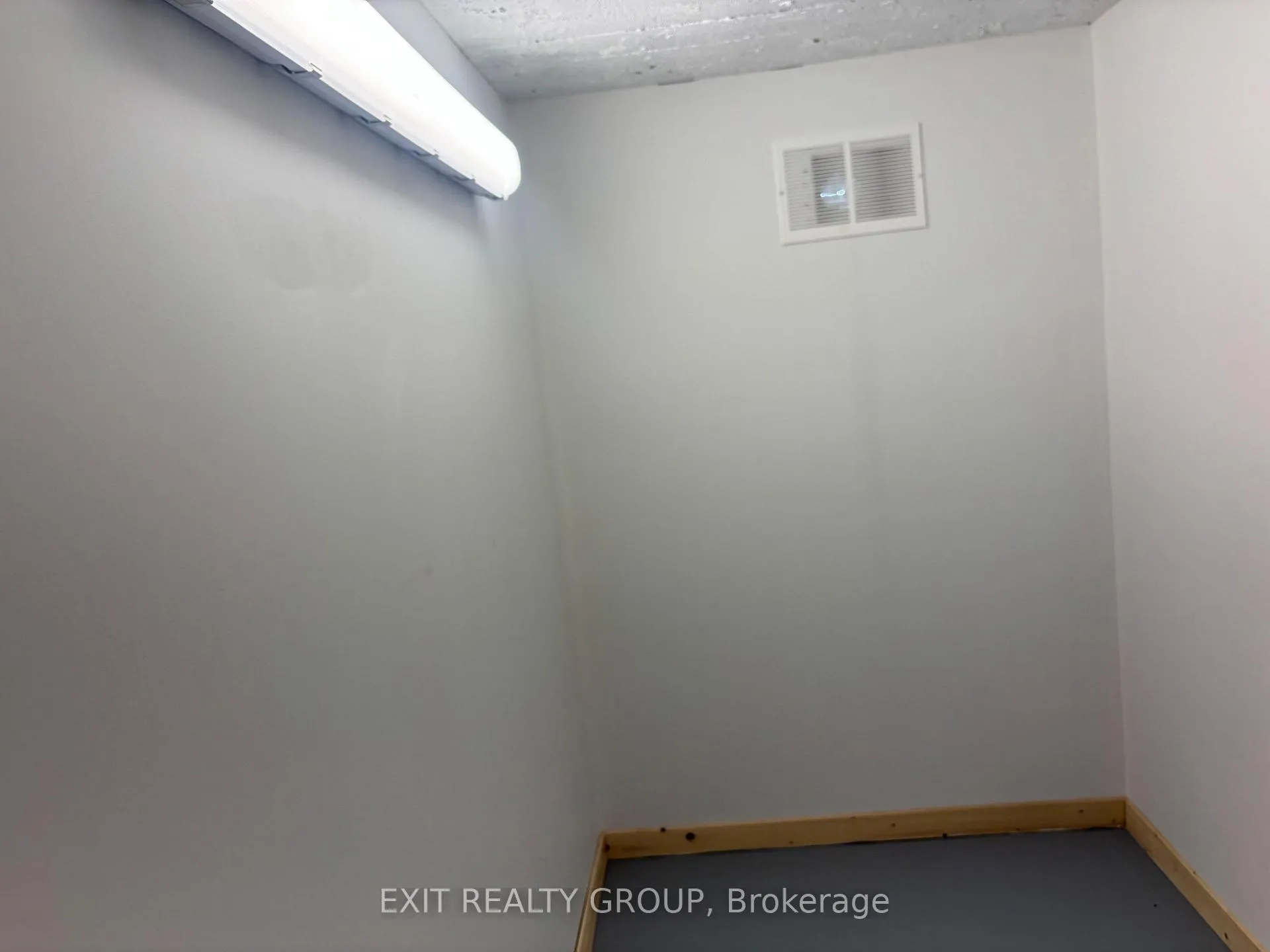 Photo 25 of 250 Ashley Street, Belleville, Thurlow Ward — HOMEH