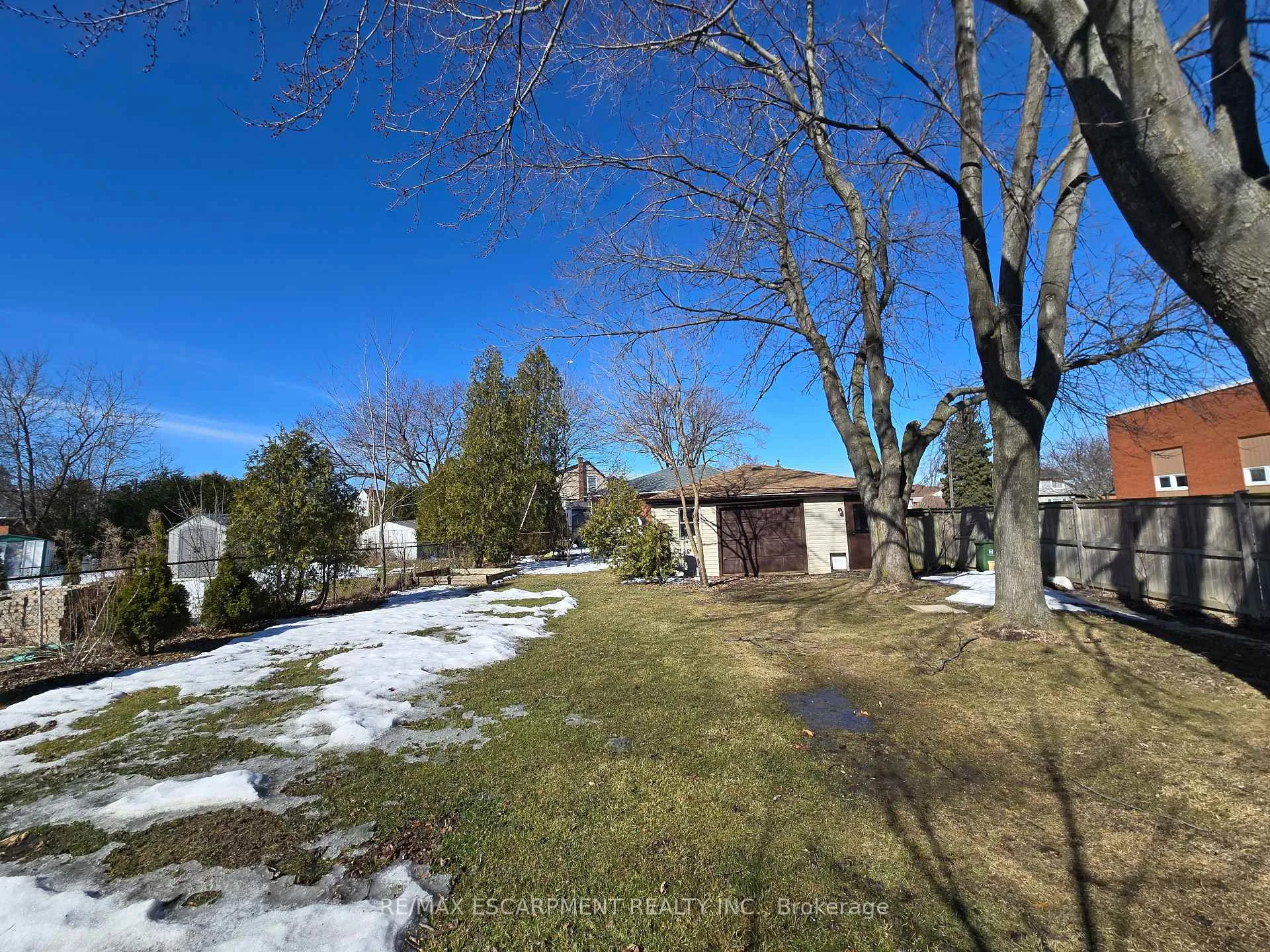 Photo 2 of Unit B, 492 East 16TH, Hamilton, Hill Park — HOMEH