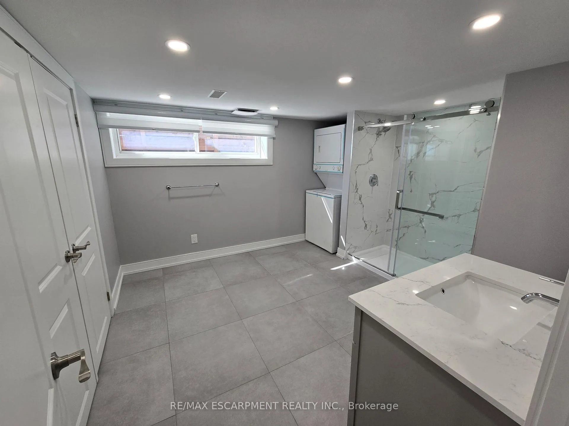 Photo 6 of Unit B, 492 East 16TH, Hamilton, Hill Park — HOMEH
