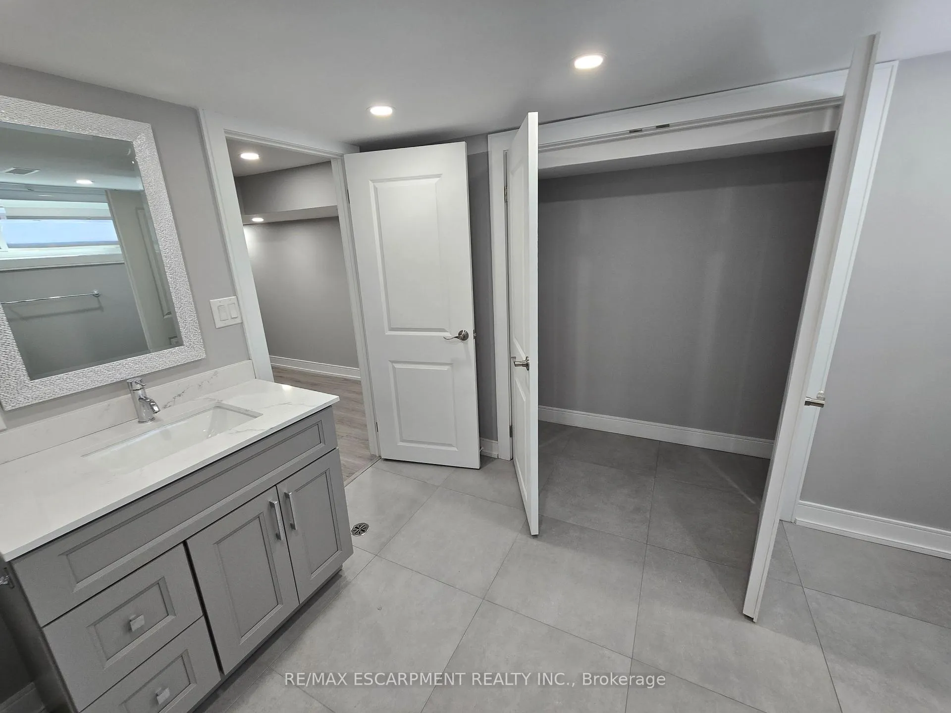 Photo 7 of Unit B, 492 East 16TH, Hamilton, Hill Park — HOMEH