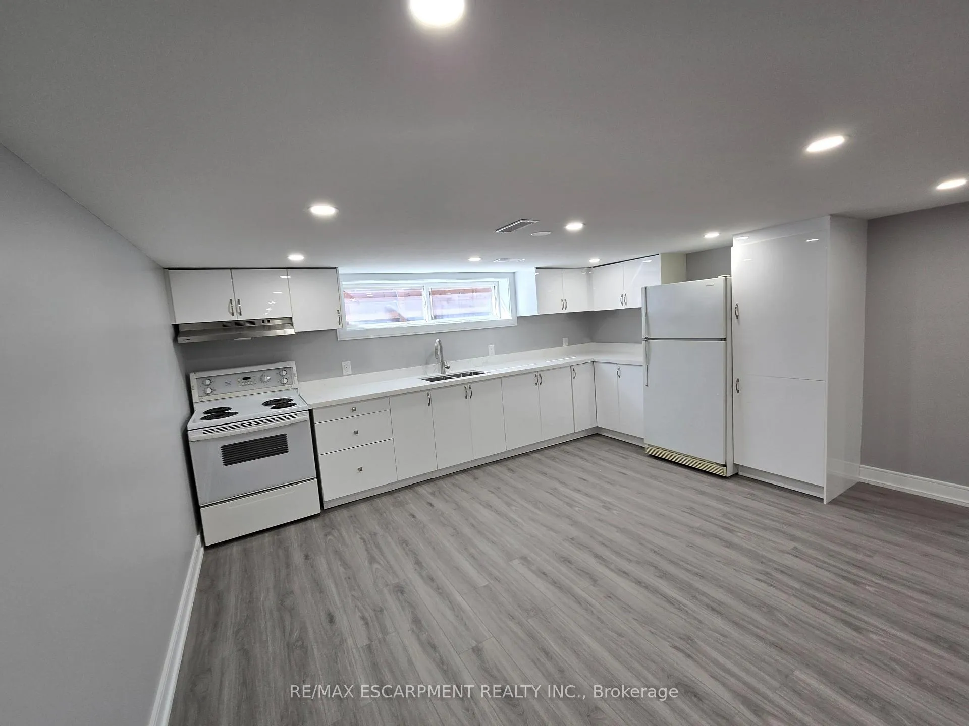 Photo 8 of Unit B, 492 East 16TH, Hamilton, Hill Park — HOMEH