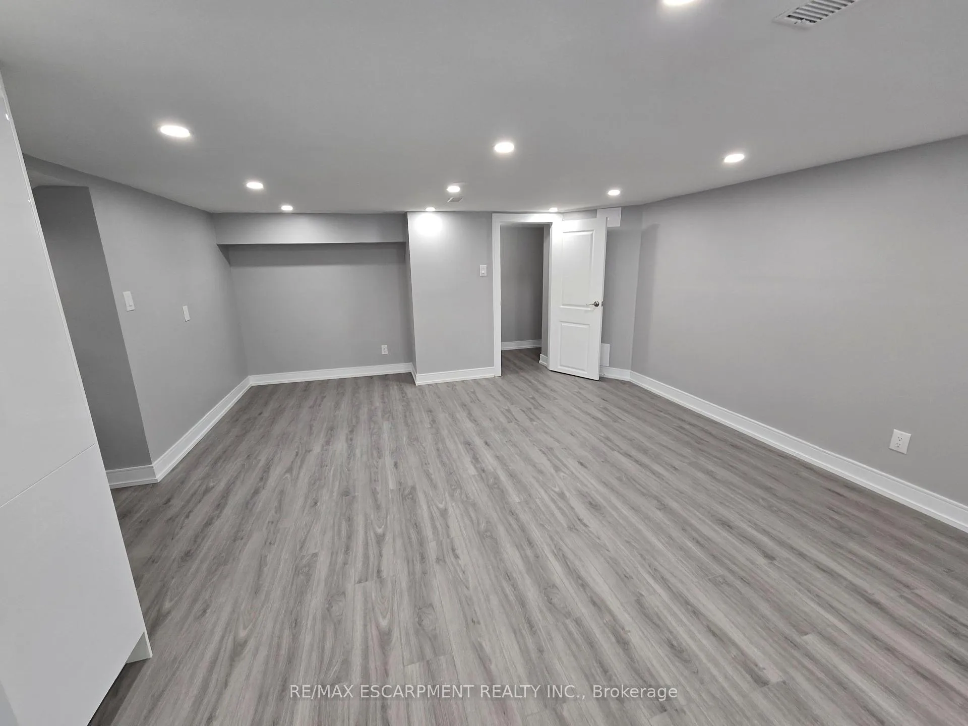 Photo 9 of Unit B, 492 East 16TH, Hamilton, Hill Park — HOMEH