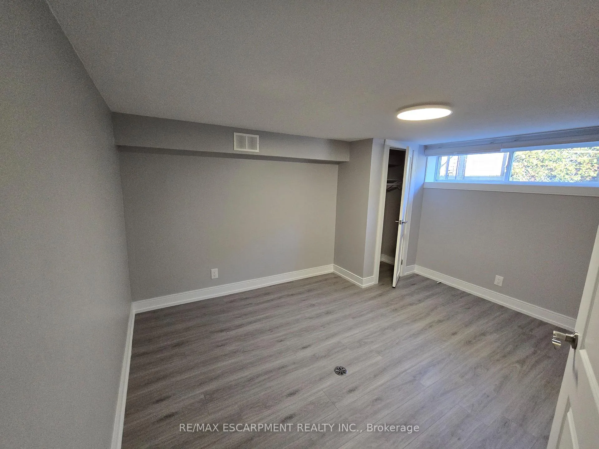 Photo 10 of Unit B, 492 East 16TH, Hamilton, Hill Park — HOMEH