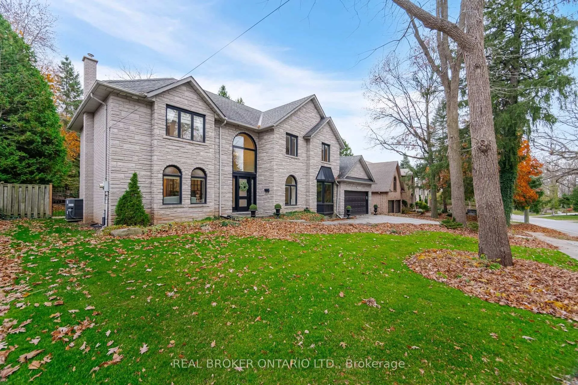 Photo 1 of 168 Lovers Lane, Hamilton, Ancaster — HOMEH