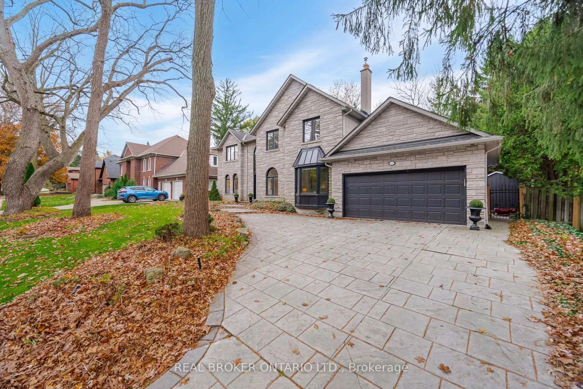 Photo 3 of 168 Lovers Lane, Hamilton, Ancaster — HOMEH