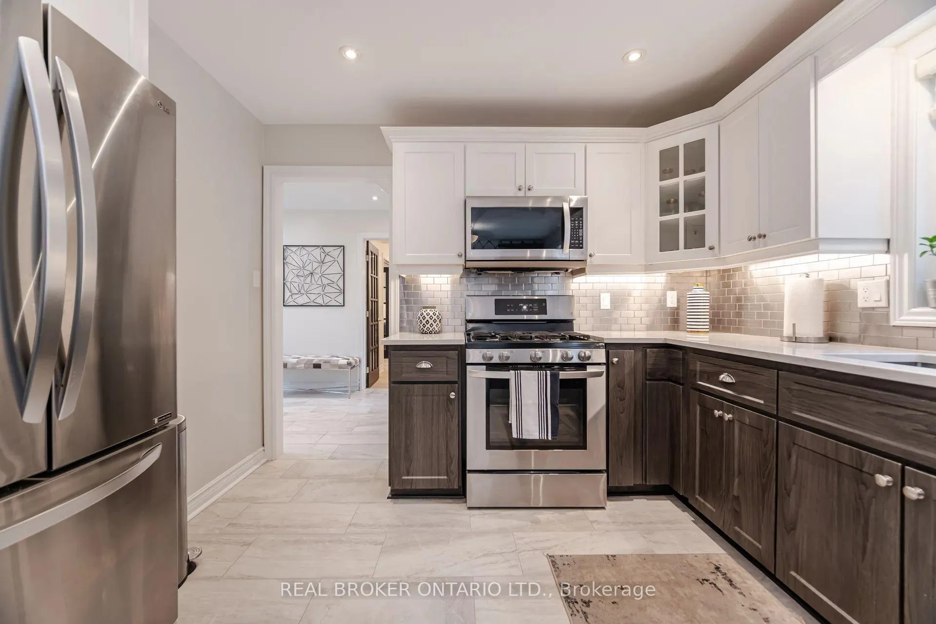 Photo 15 of 168 Lovers Lane, Hamilton, Ancaster — HOMEH
