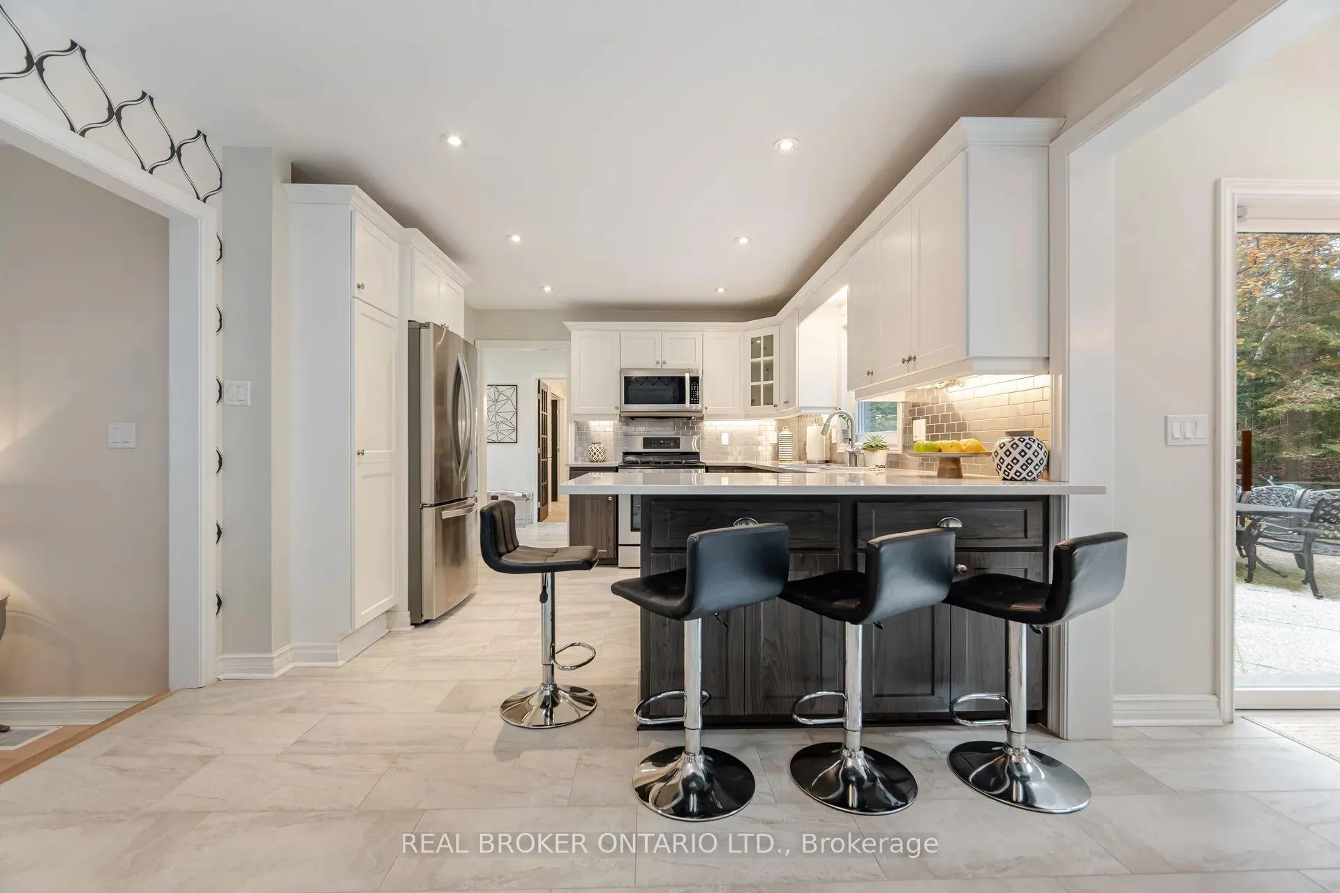 Photo 17 of 168 Lovers Lane, Hamilton, Ancaster — HOMEH