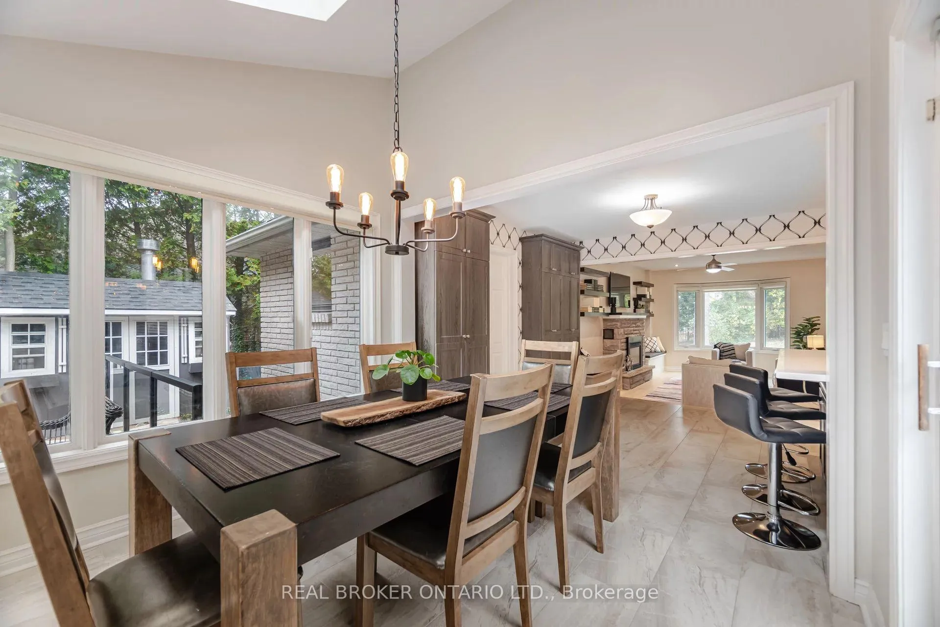 Photo 21 of 168 Lovers Lane, Hamilton, Ancaster — HOMEH