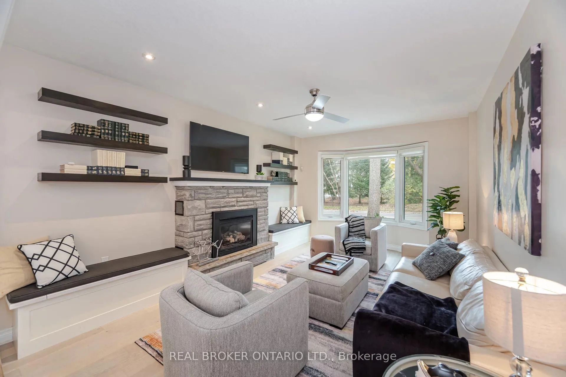 Photo 23 of 168 Lovers Lane, Hamilton, Ancaster — HOMEH