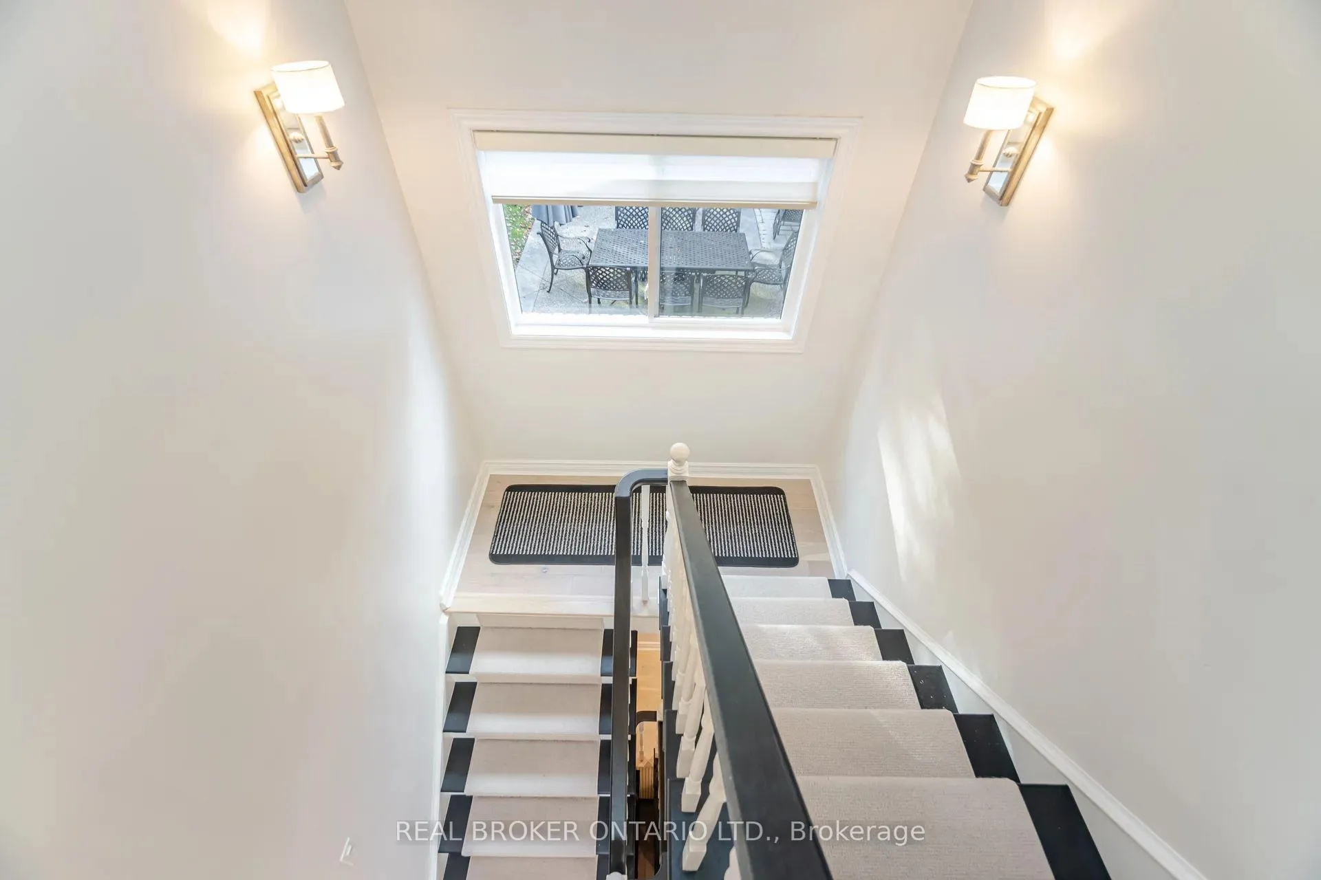 Photo 27 of 168 Lovers Lane, Hamilton, Ancaster — HOMEH