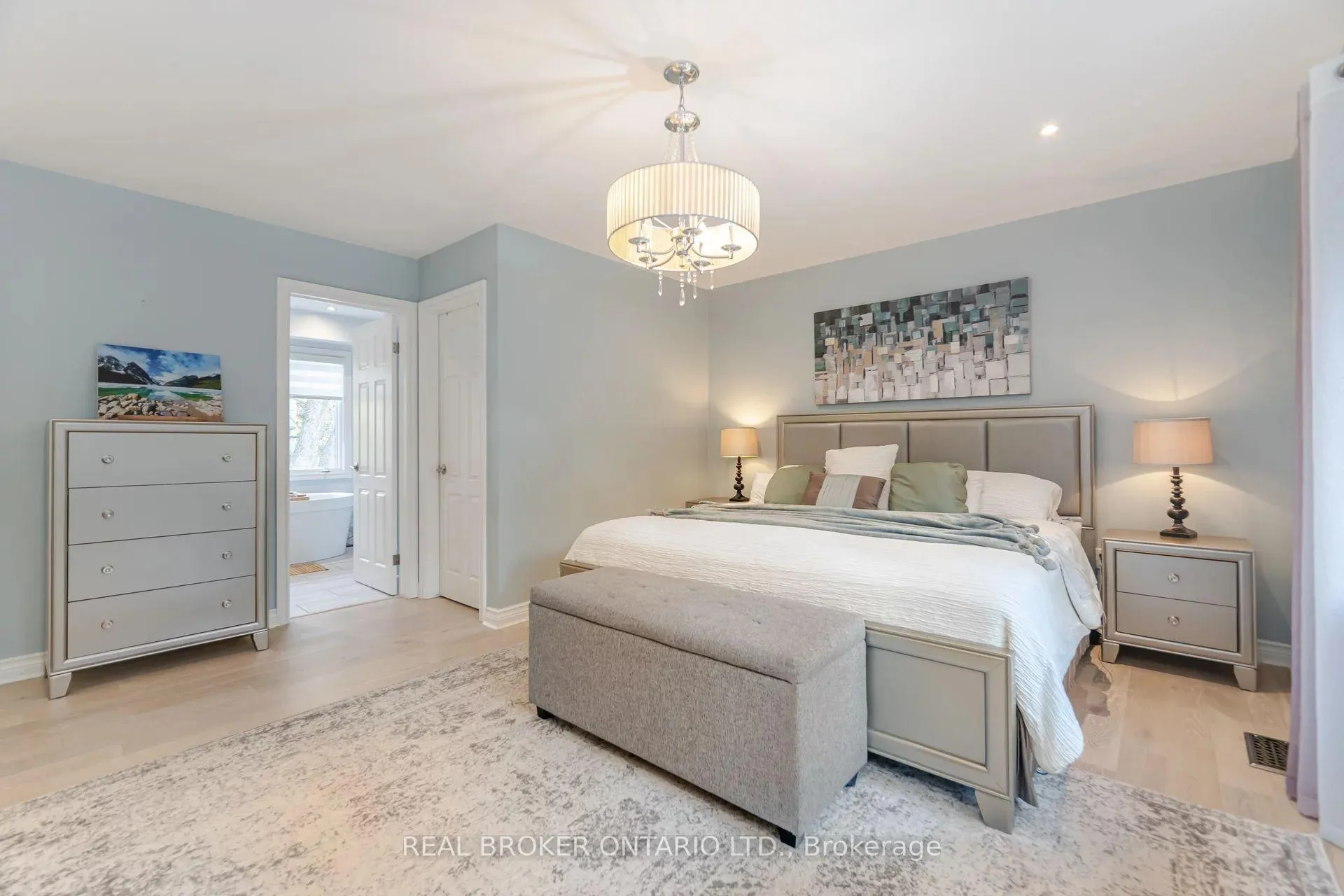 Photo 30 of 168 Lovers Lane, Hamilton, Ancaster — HOMEH