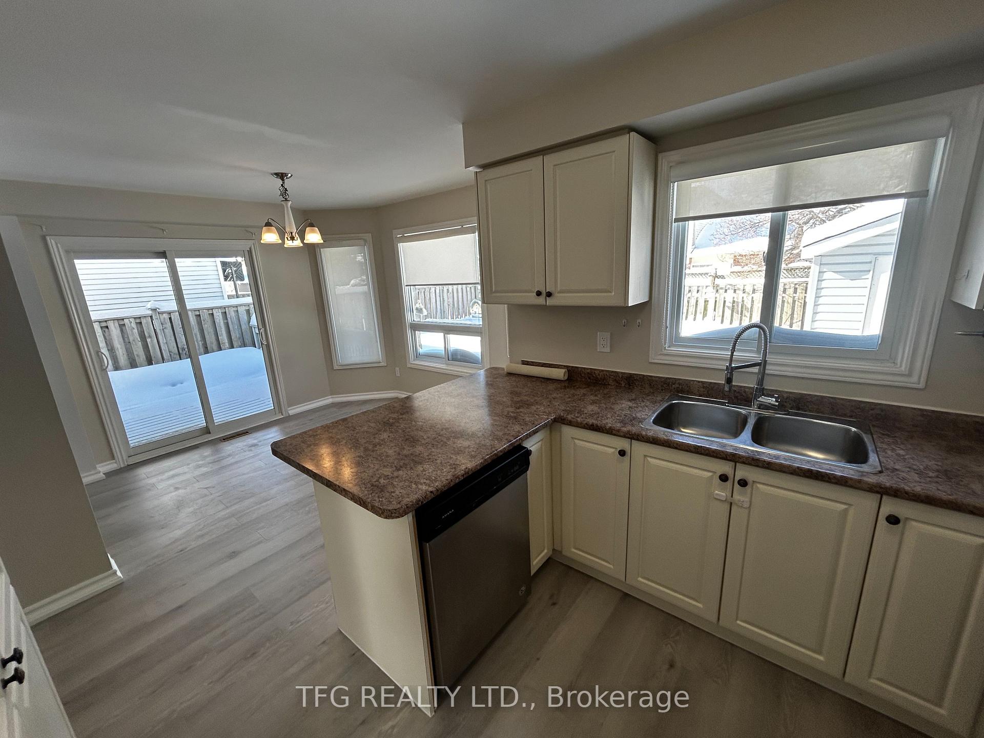 Photo 6 of Unit Main, 48 Sandringham Drive, Clarington, Courtice — HOMEH