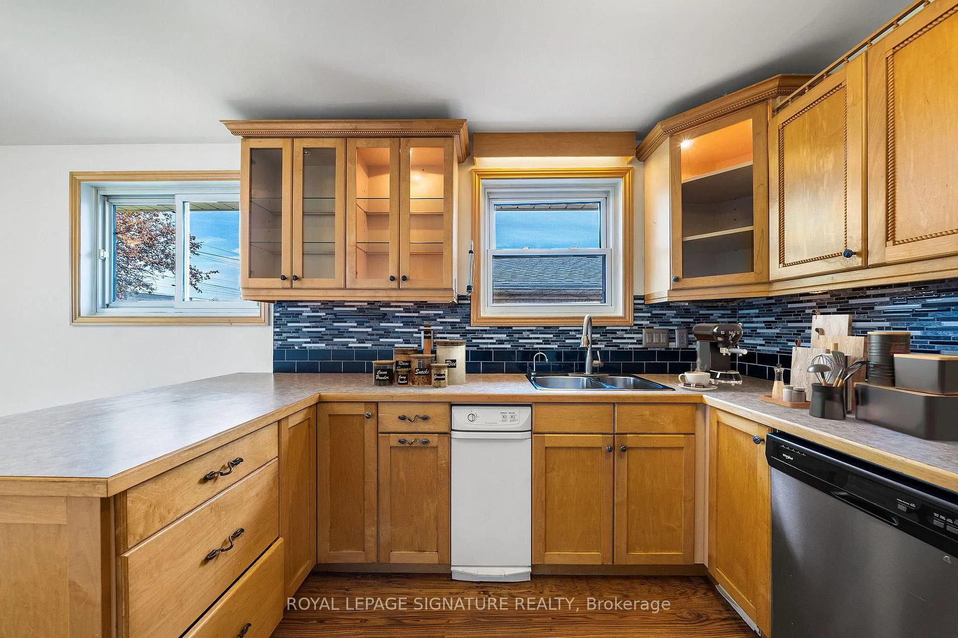 Photo 4 of Unit Upper, 232 Harmony Road N, Oshawa, Eastdale — HOMEH