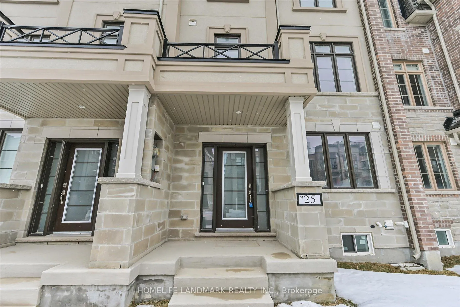 Photo 3 of 25 William Shearn Crescent, Markham, Unionville — HOMEH
