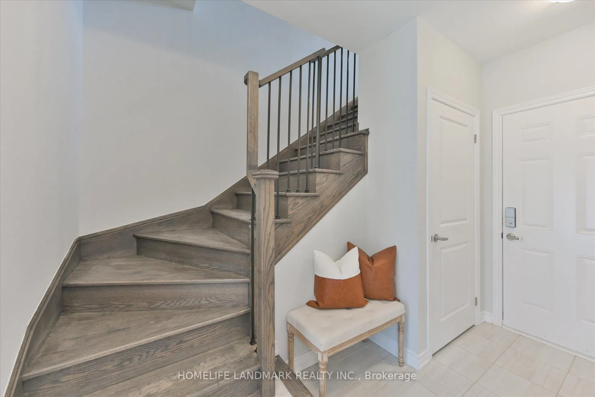 Photo 7 of 25 William Shearn Crescent, Markham, Unionville — HOMEH